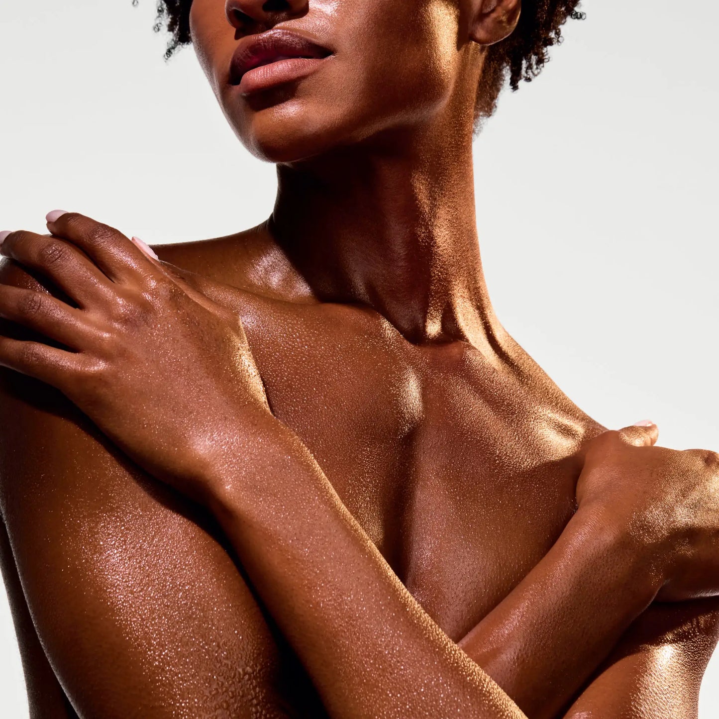 the-glow-getter-multi-oil-body-scrub-a8 NATR-40028-Alt-Image-The_Glow_Getter_Multi-Oil_Body_Scrub-06_1.webp